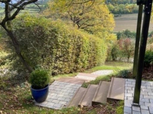 Idyllisch Wohnen Im Weserbergland - Bungalow Mit Phantastischer Aussicht Fuer 4 Personen Polle 外观 照片